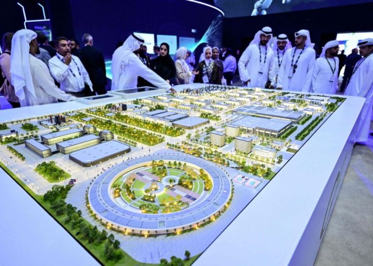 Cream Happy Wedding Anniversary Facebook Post (1140 x 735 px) (20)