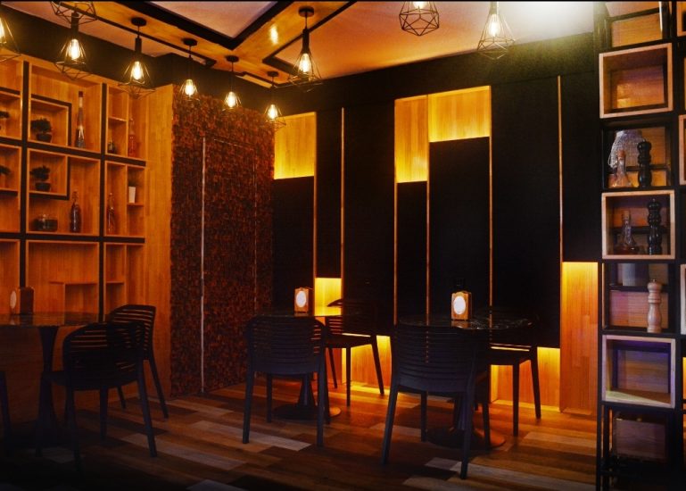 ހުޅުމާލެ ޕިއްޒާ ކިޗަން އައުޓްލެޓް