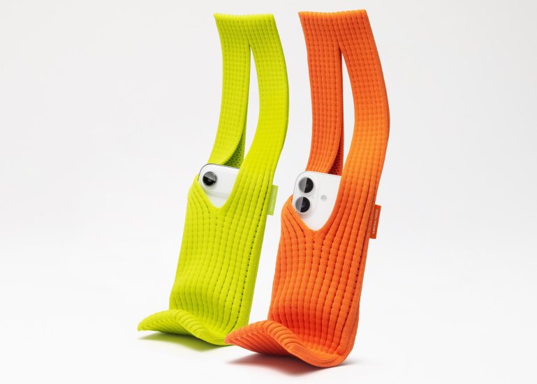 hero-issey-miyake-apple-iphone-pocket_dezeen_2364_col_0